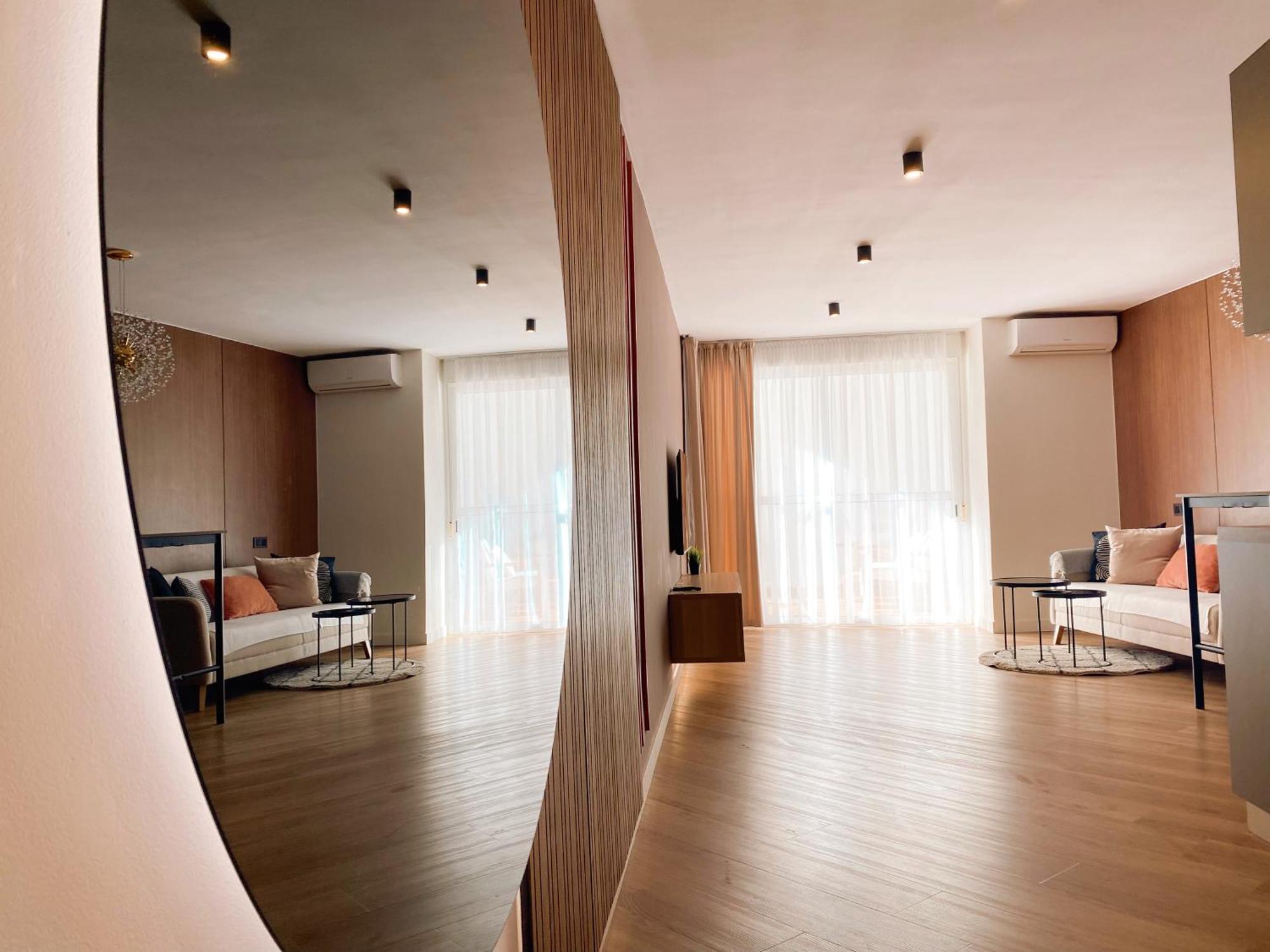 Zeus Apartment ตอร์เรโมลิโนส ภายนอก รูปภาพ