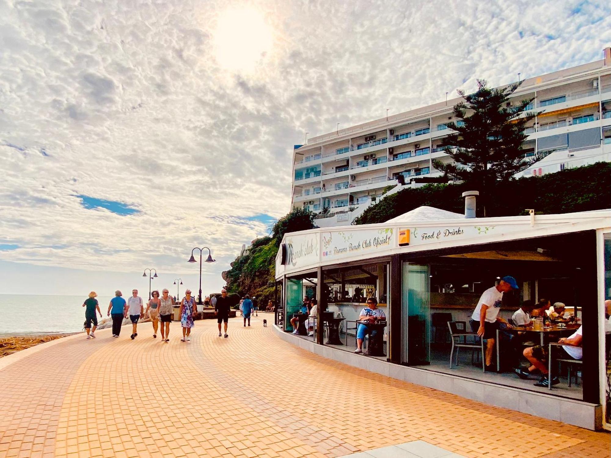 Zeus Apartment ตอร์เรโมลิโนส ภายนอก รูปภาพ
